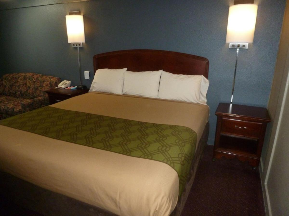 Econo Lodge Pittsburgh I-79 Ngoại thất bức ảnh