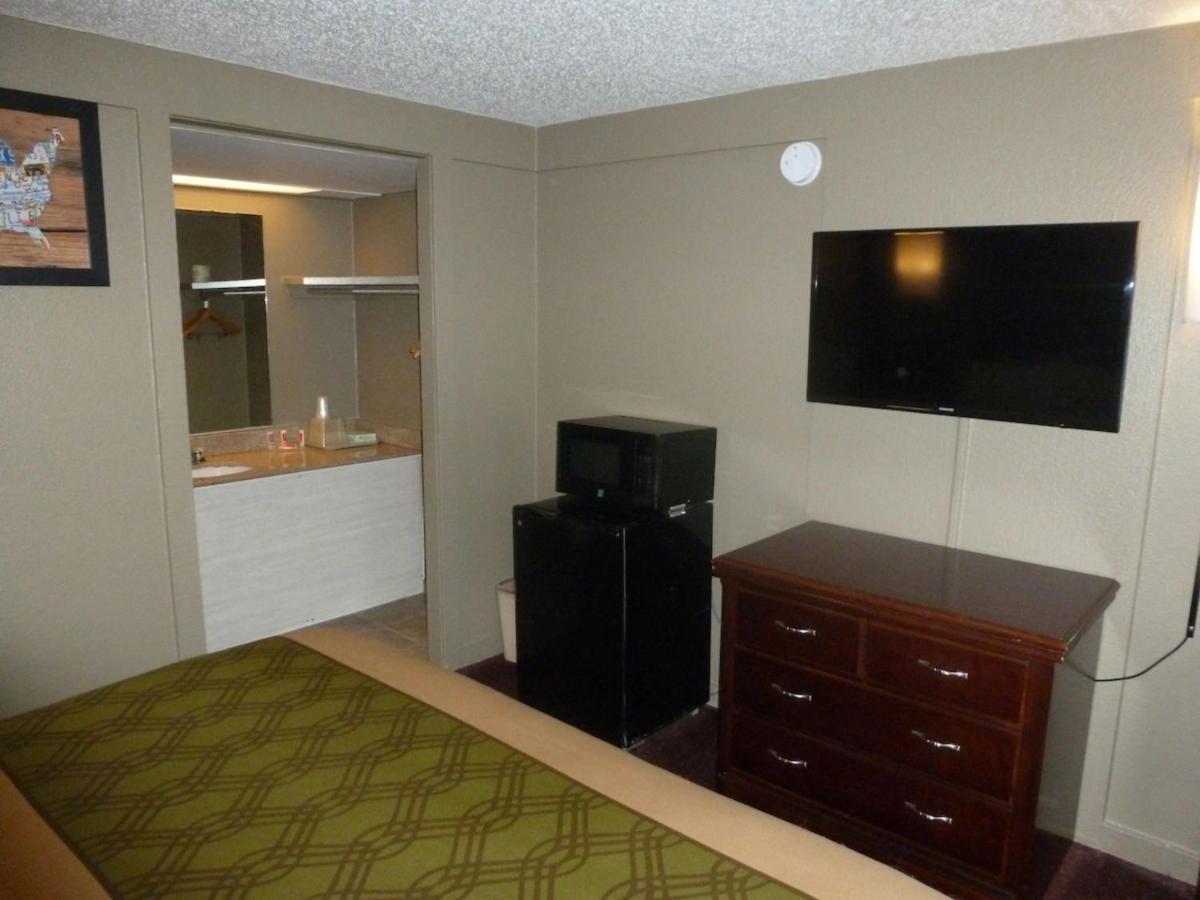 Econo Lodge Pittsburgh I-79 Ngoại thất bức ảnh