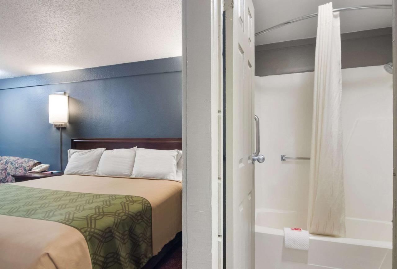 Econo Lodge Pittsburgh I-79 Ngoại thất bức ảnh