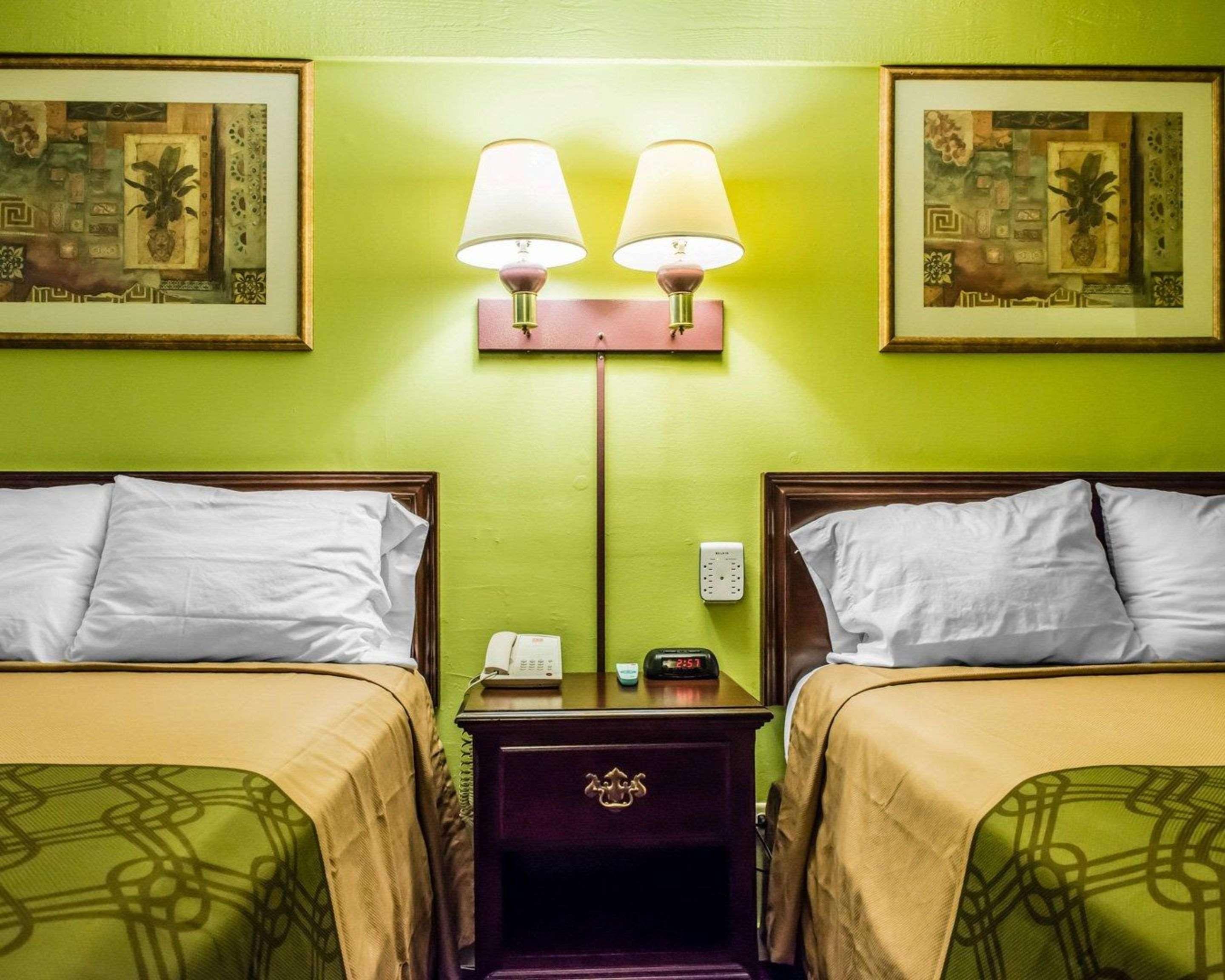 Econo Lodge Pittsburgh I-79 Ngoại thất bức ảnh